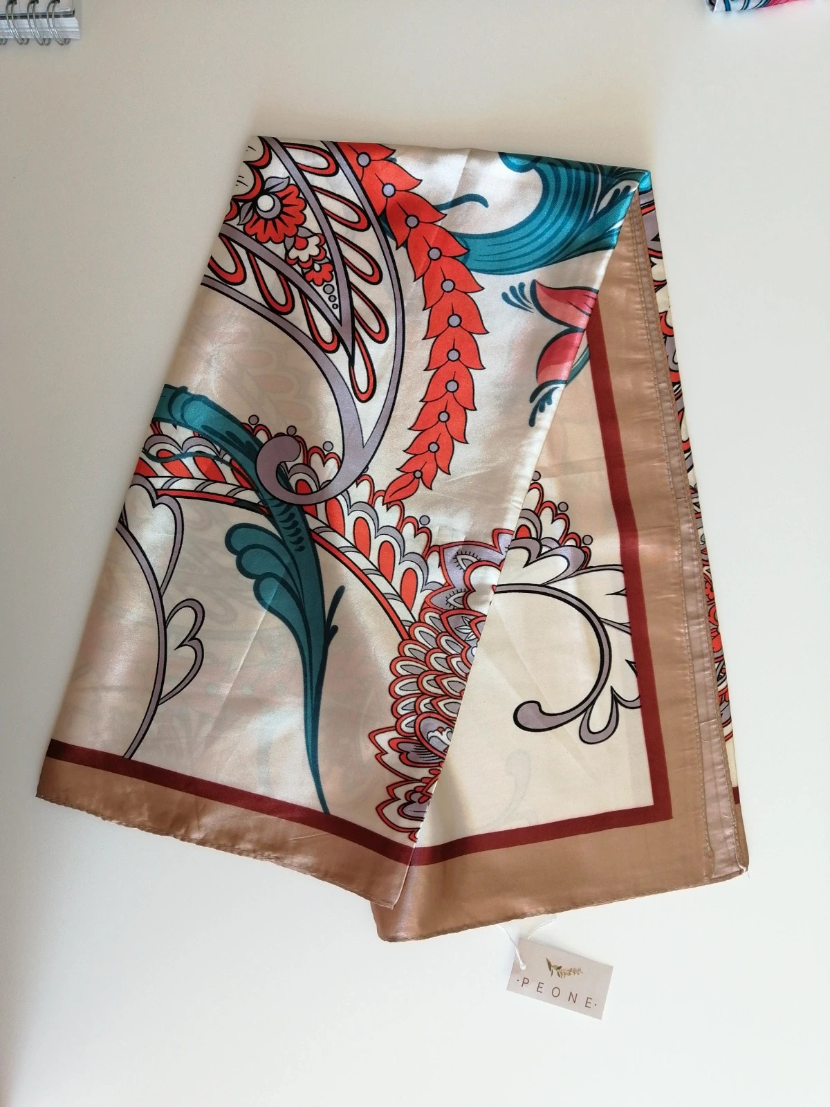 Carré foulard coloré