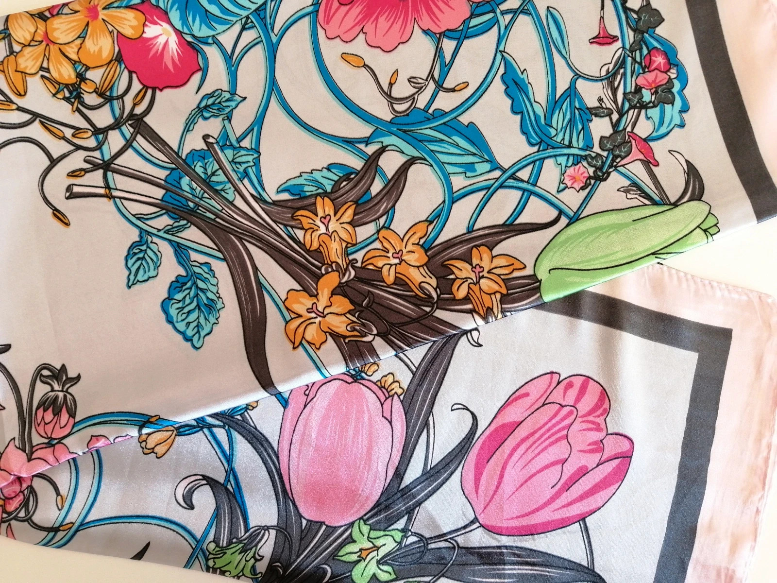 Carré foulard coloré – peone 3