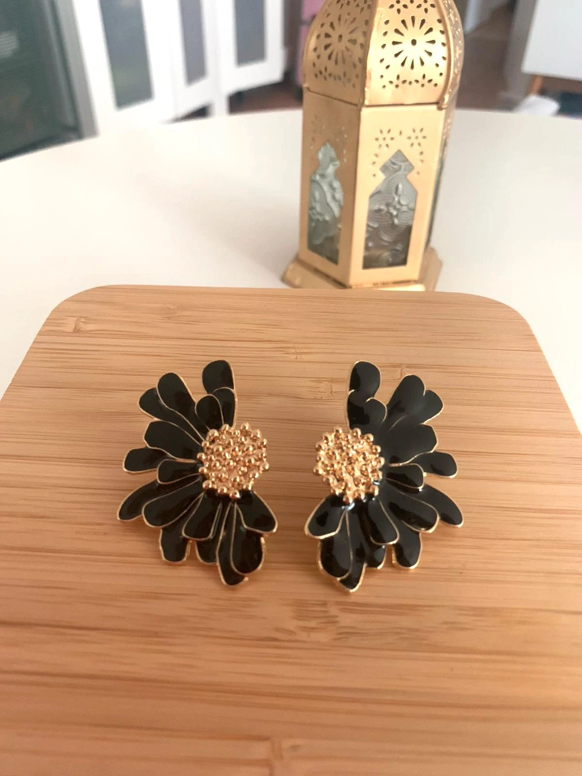 Boucles d'oreilles fleur noire