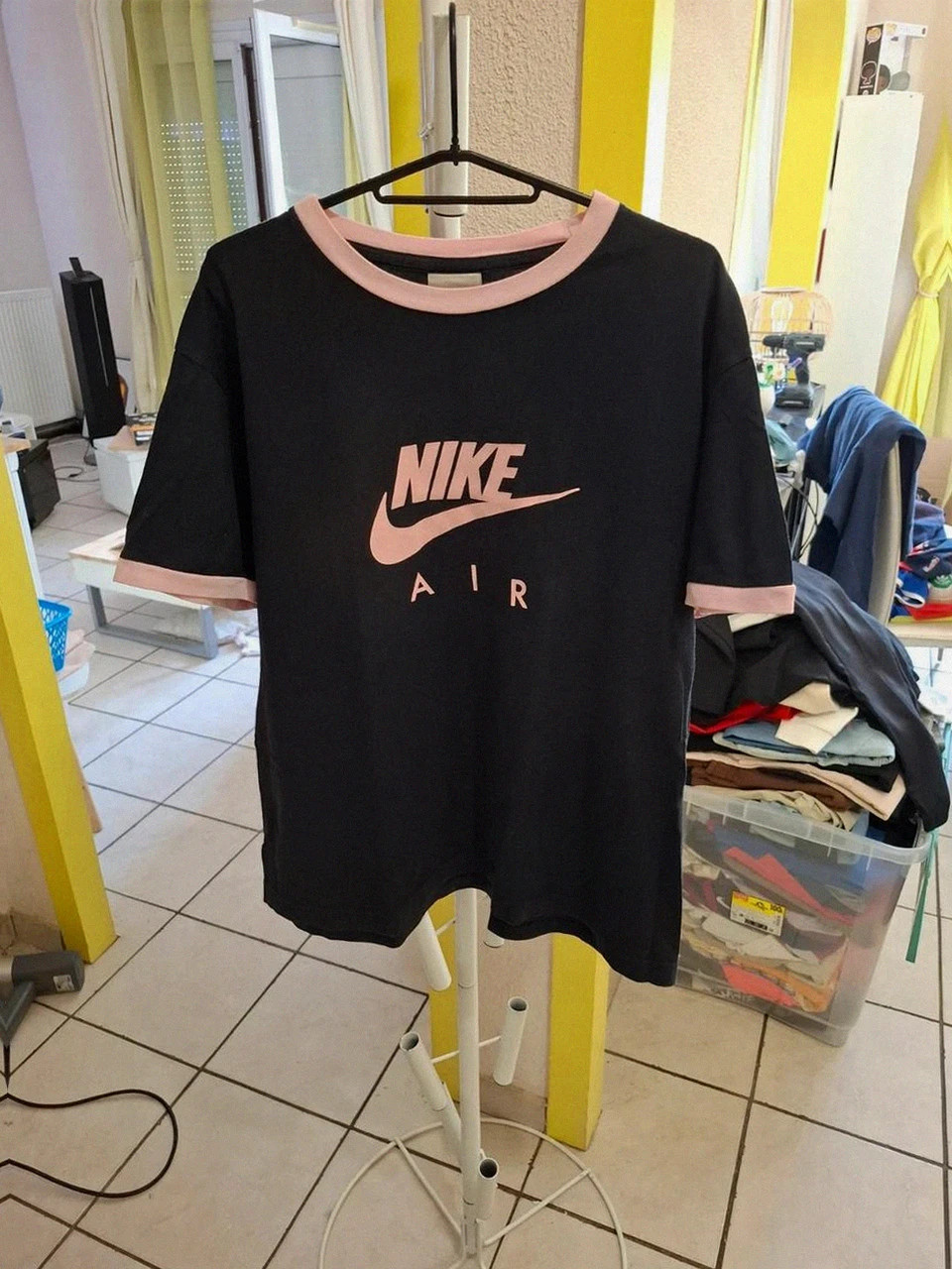 T-shirt Vintage Nike Air Noir & Rose Y2K – Velours Flocage – Taille L – Nike Air – taille L / 40 / 12 2