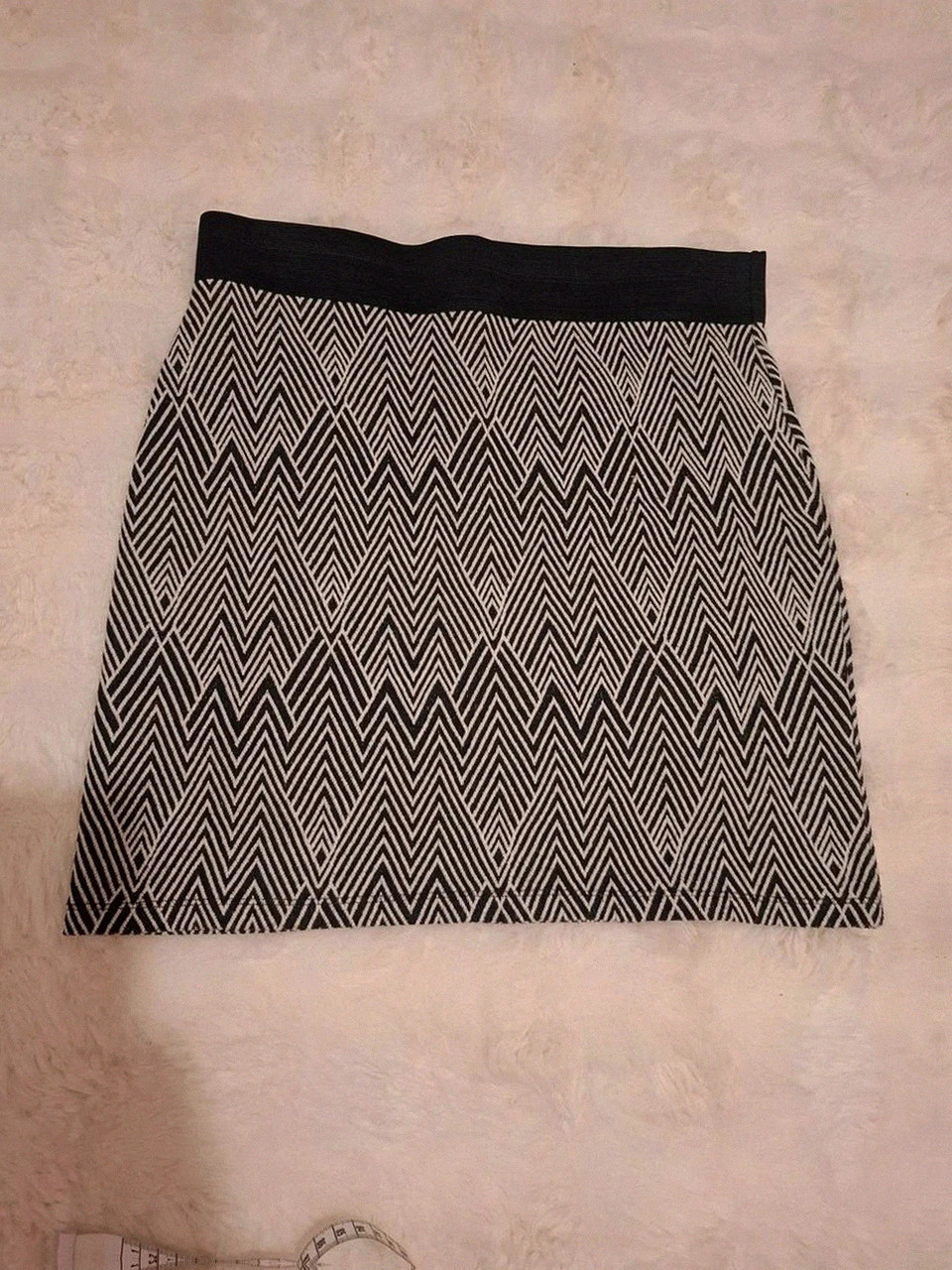 Jupe noire et blanche graphique courte Mosquitos - Taille M (Très bon état) – Mosquitos – taille M / 38 / 10 2