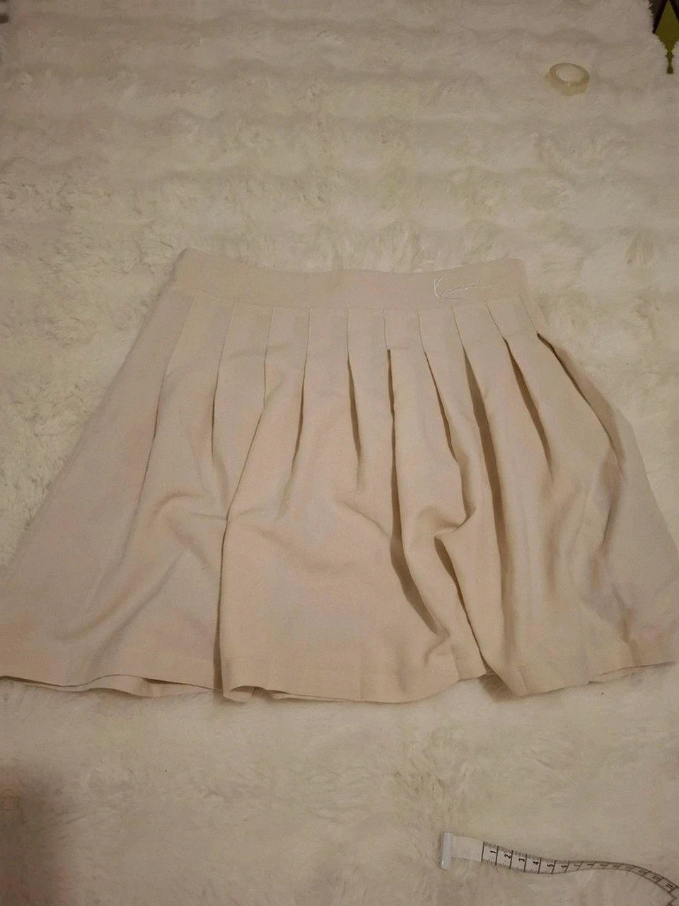 Jupe beige courte plissée Karl Kani - Taille M (bon état)