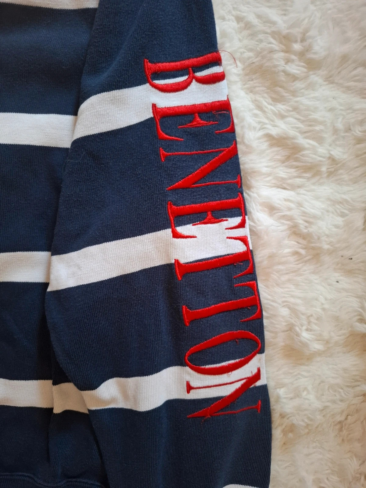 Sweat vintage Rugby Benetton - Rayé bleu marine et blanc - Broderie bras - Taille M – Benetton Rugby – taille M 2