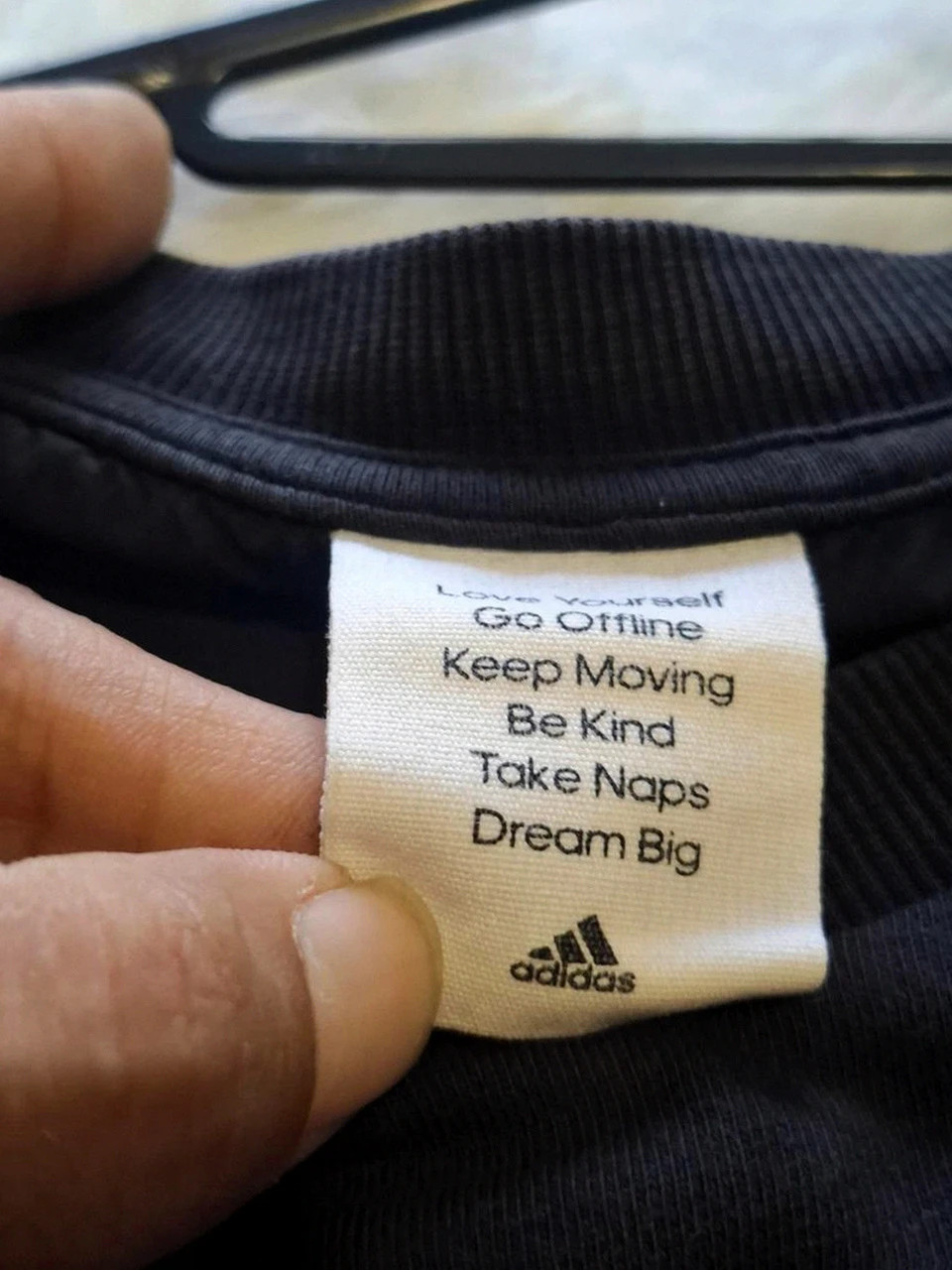 T-shirt noir Adidas épais, messages positifs et graphique - Taille L – adidas – taille L 4