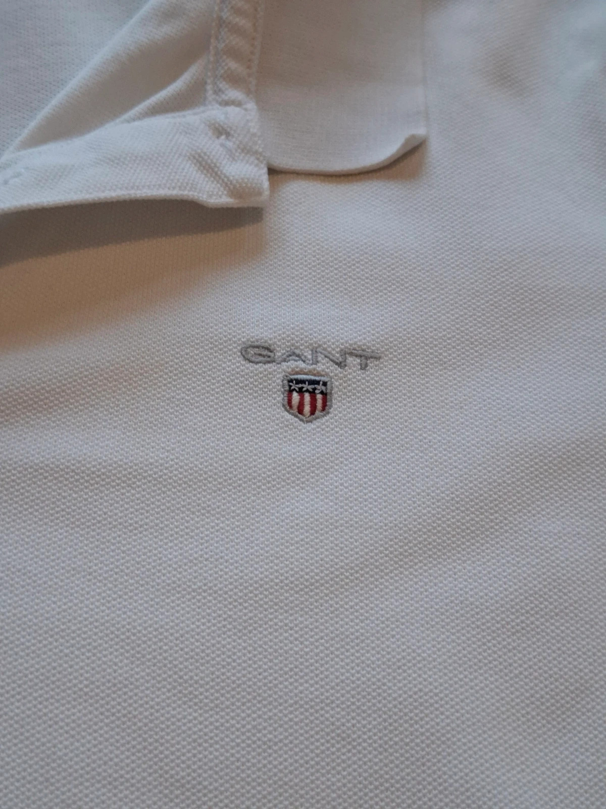 Polo blanc Gant écusson brodé classique coupe droite taille M – GANT – taille M 2