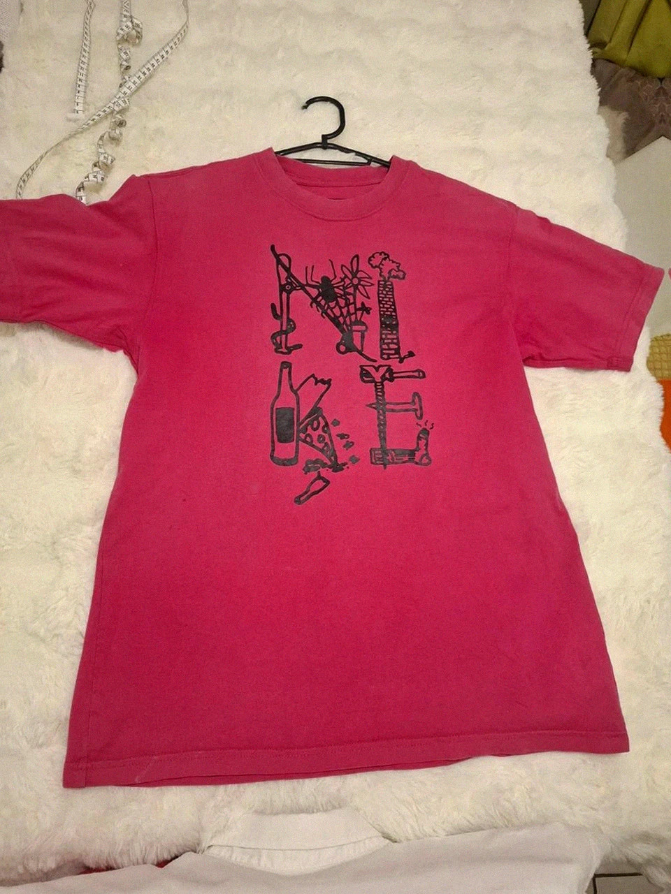 T-shirt Nike SB The Nike Tee - Taille S Loose Fit Rose