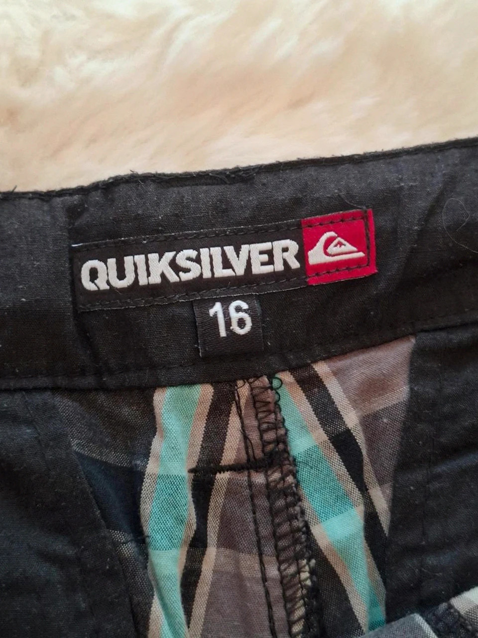 Short à carreaux vintage Y2K Quiksilver Noir/Gris/Bleu - Taille S homme équivalent – Quiksilver – taille S 4