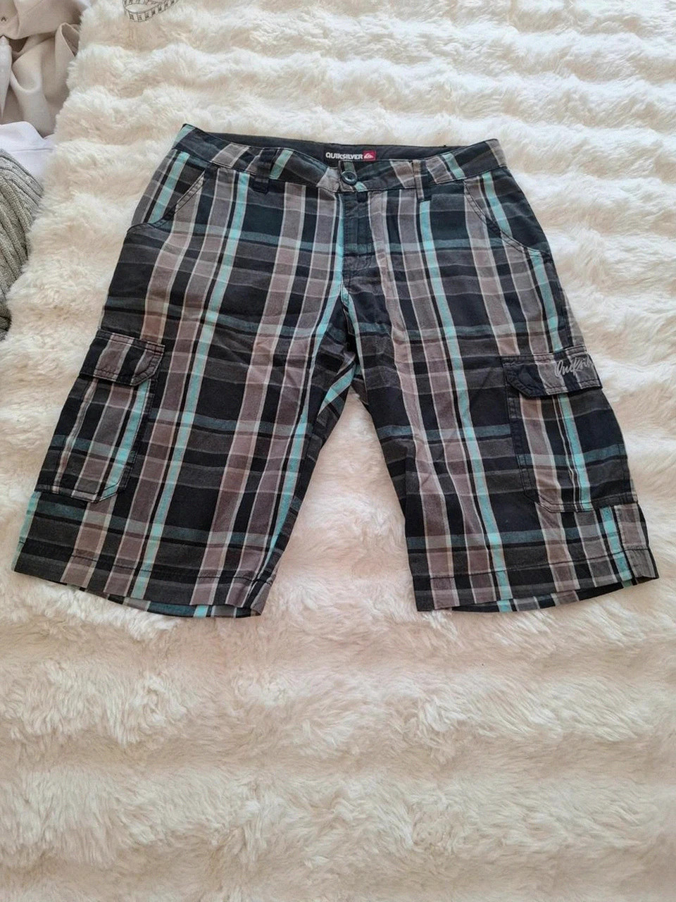 Short à carreaux vintage Y2K Quiksilver Noir/Gris/Bleu - Taille S homme équivalent