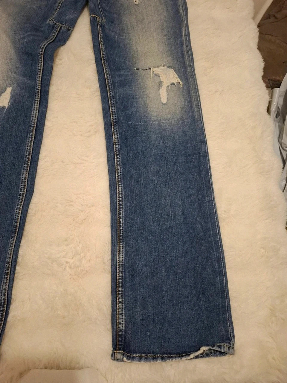 Jean en denim Guess - Délavé avec usures - Coupe droite - Taille 29 – GUESS – taille W29 | FR 38 3