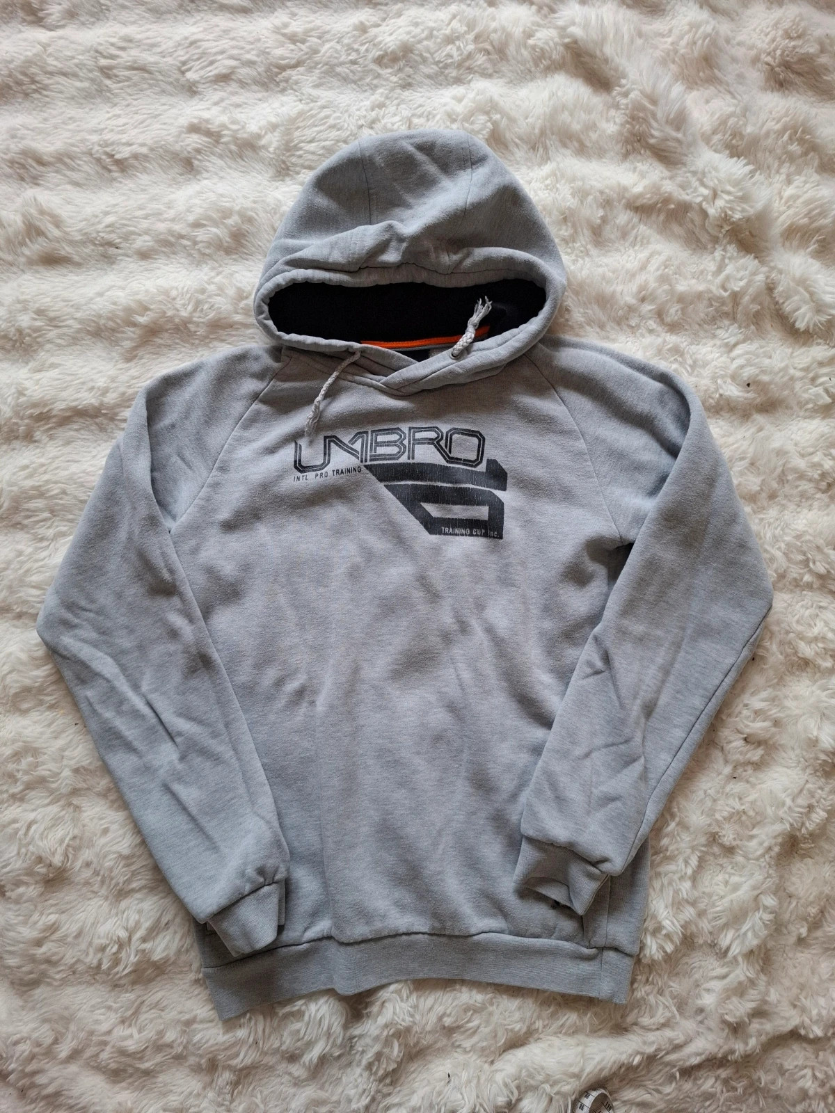 Sweat à capuche Umbro gris chiné sportswear vintage rétro taille 174 cm – Umbro – taille M