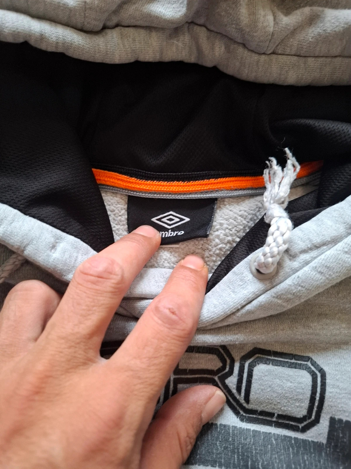 Sweat à capuche Umbro gris chiné sportswear vintage rétro taille 174 cm – Umbro – taille M 3