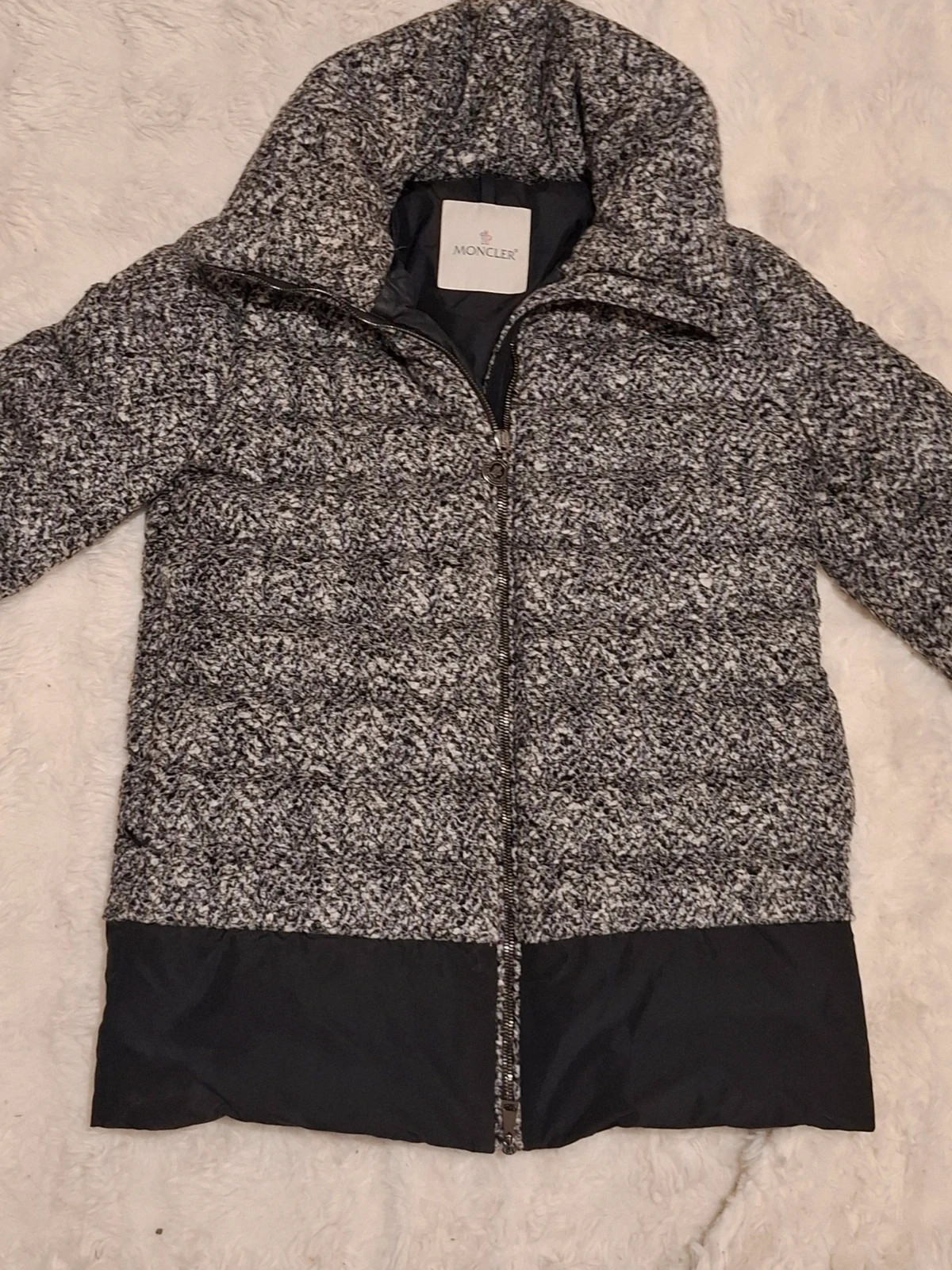 Doudoune duvet d'oie Moncler gris chiné noir col montant zippé duvet chic – Moncler – taille XS / 34 / 6 2