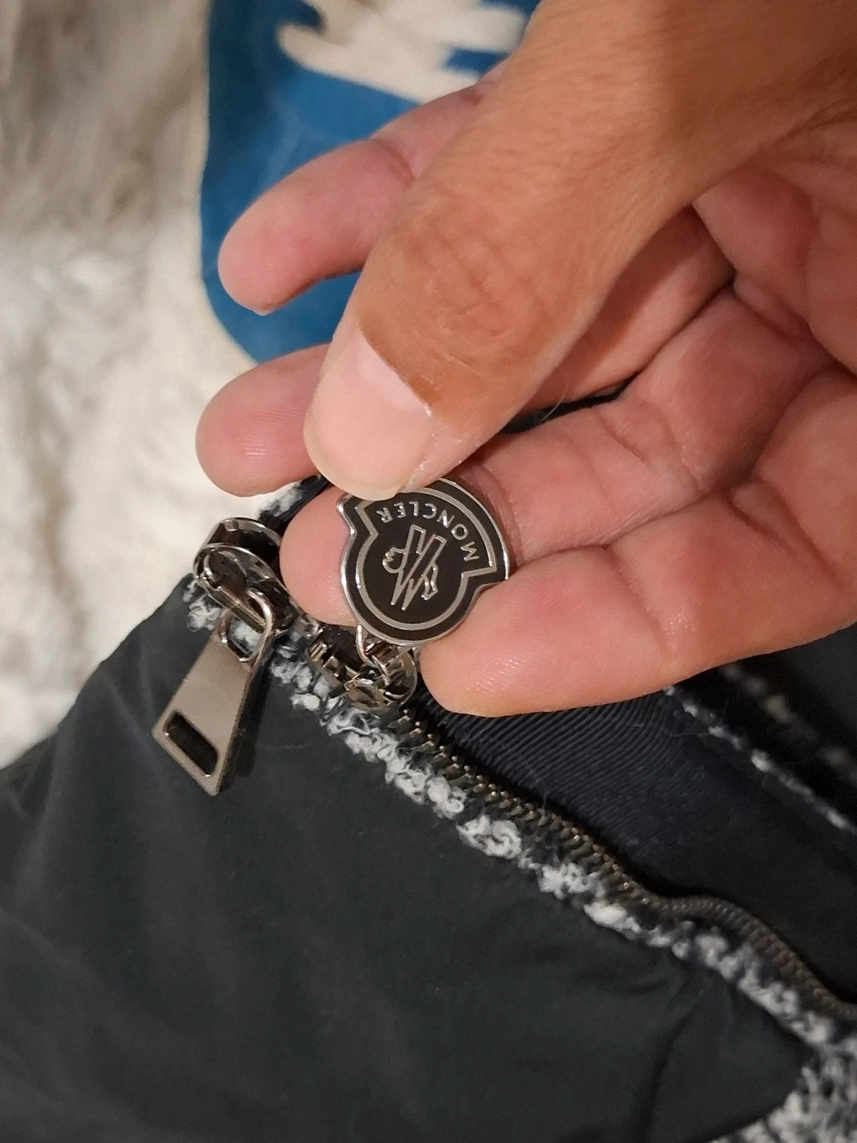 Doudoune duvet d'oie Moncler gris chiné noir col montant zippé duvet chic – Moncler – taille XS / 34 / 6 4