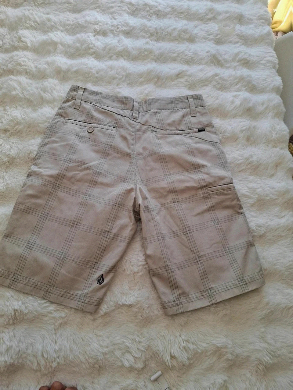 Short écru / beige à carreaux Volcom - Taille 28 (correspond à une taille S adulte / 36) – Volcom – taille S 5