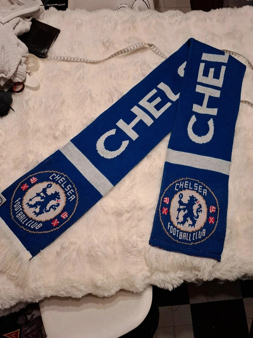 Écharpe Officielle Chelsea FC – Bleu & Blanc – Fabriquée au Royaume-Uni (UK)
