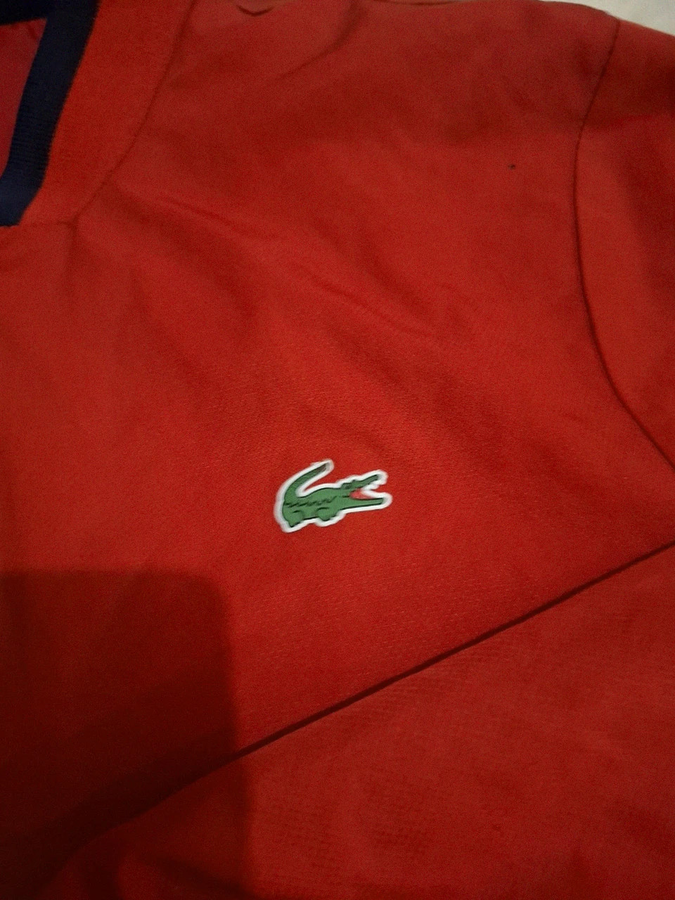 Lacoste Veste Sport / Coupe-Vent Rouge & Bleu Marine (Modèle WH9512) – Lacoste Sport – taille S 4