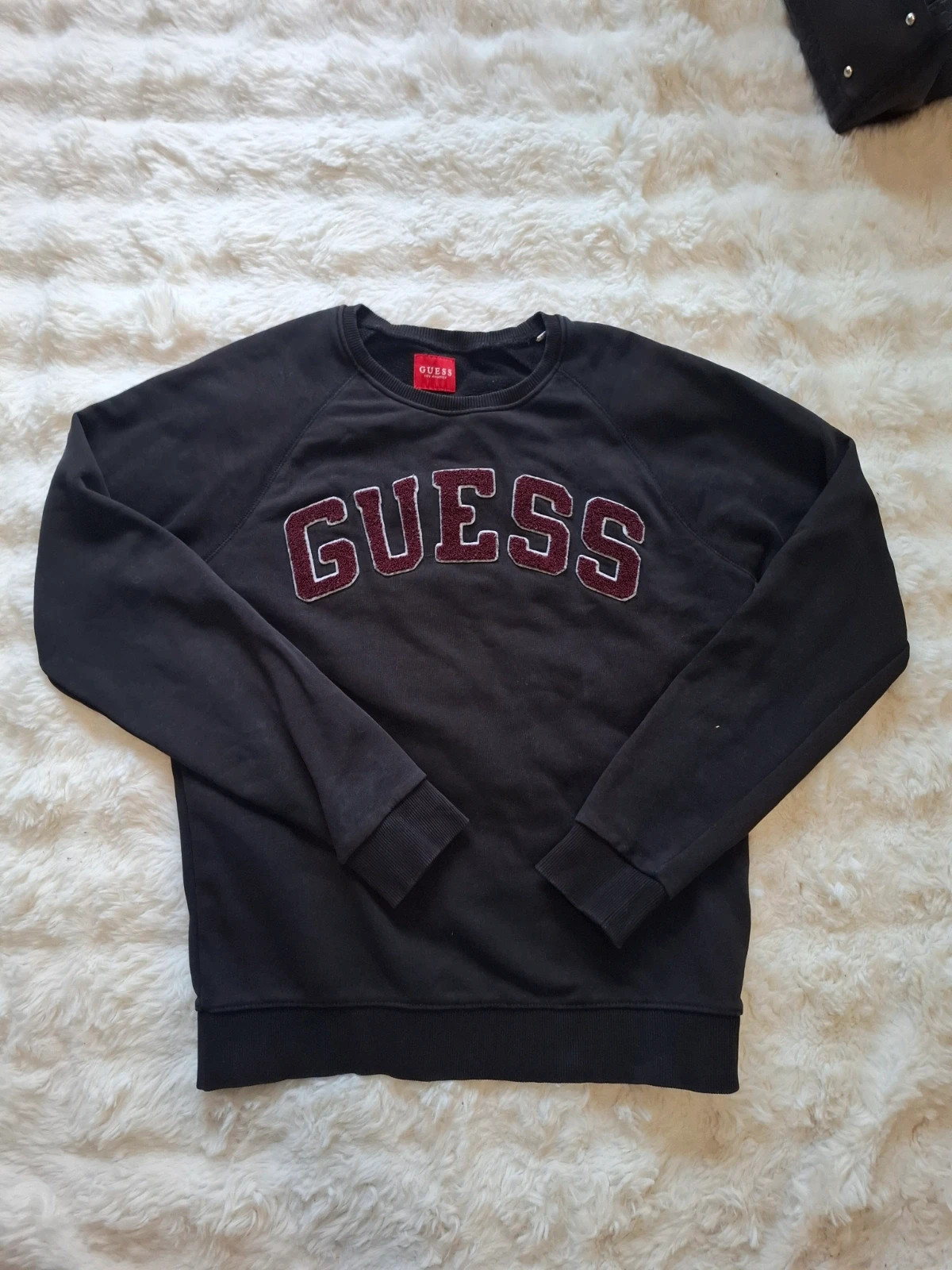 Sweat Guess noir logo brodé relief col rond taille M loose streetwear