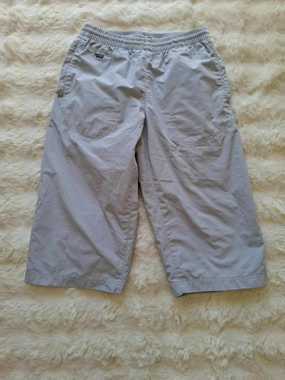 Bermuda / Pantacourt Sportif Gris Clair Adidas - 12 ans (S junior / 152 cm)