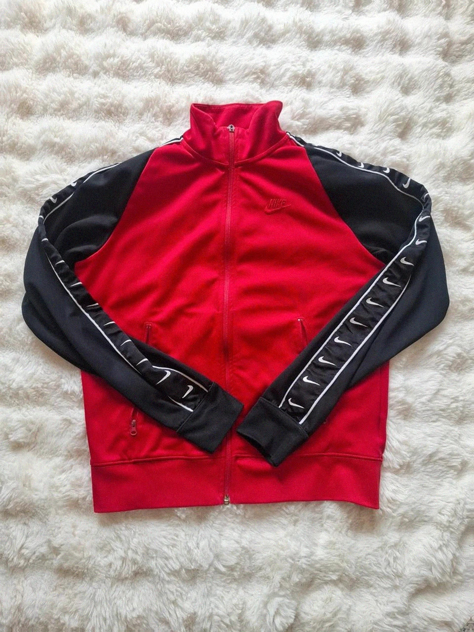 Veste Rétro de Survêtement Y2K Nike Color Block Rouge et Noire T.S – Nike – taille S 2