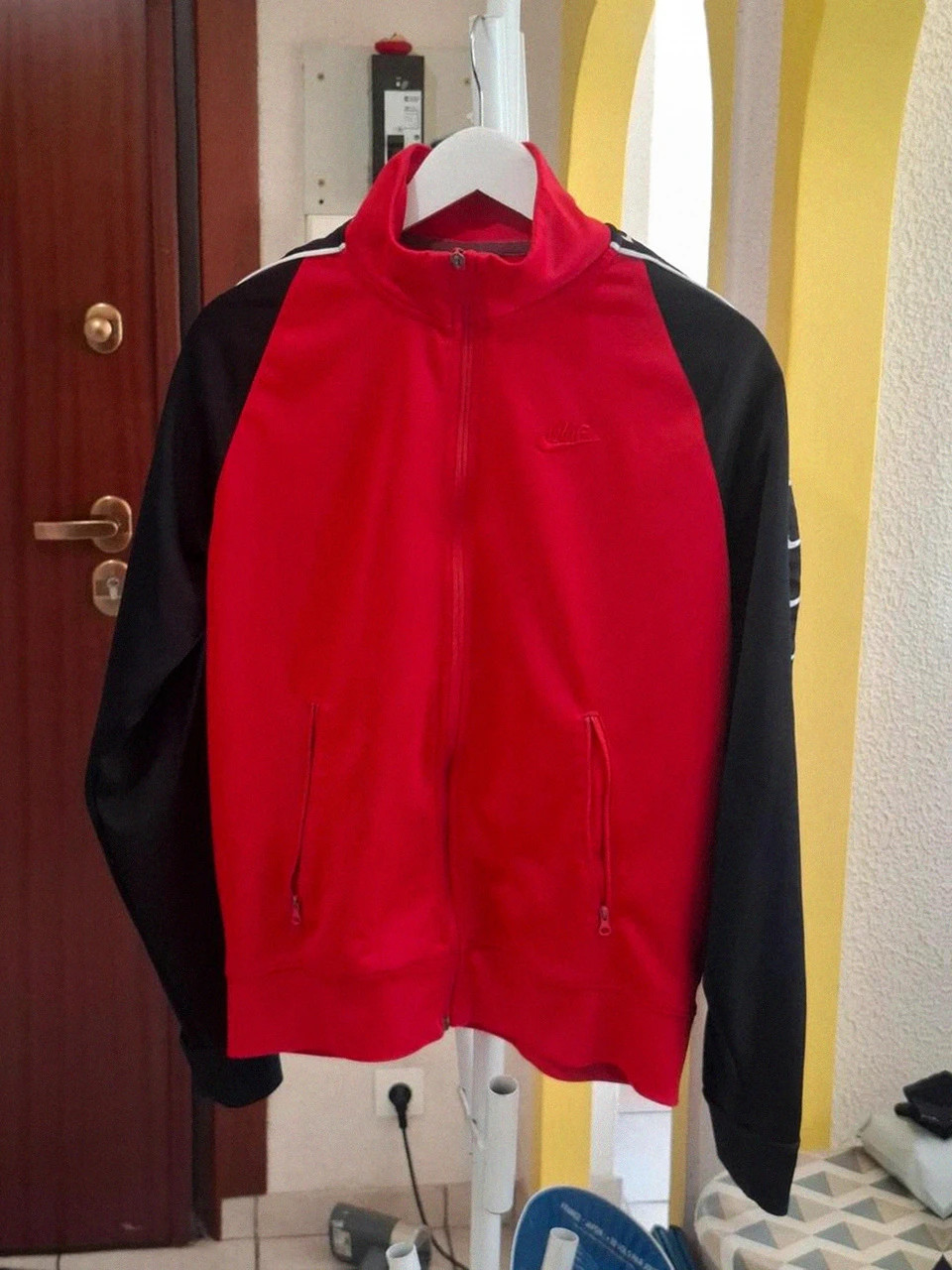 Veste Rétro de Survêtement Y2K Nike Color Block Rouge et Noire T.S