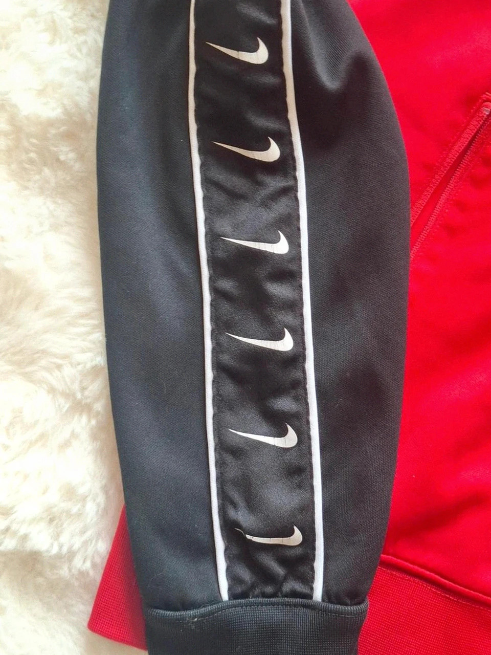 Veste Rétro de Survêtement Y2K Nike Color Block Rouge et Noire T.S – Nike – taille S 4