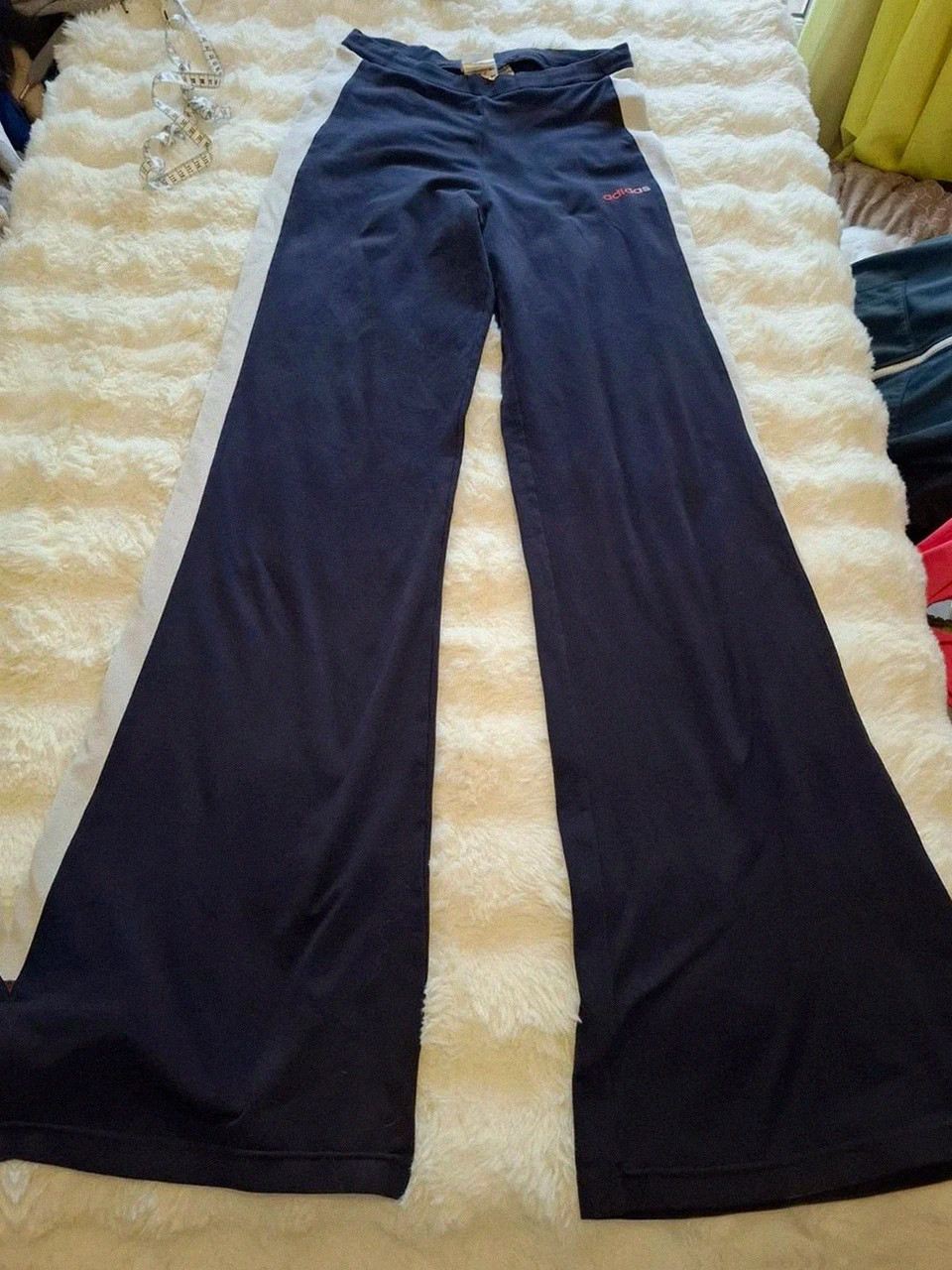 Survêtement / Pantalon de Jogging Adidas - Bleu Marine et Blanc - Coupe Flare / Y2K