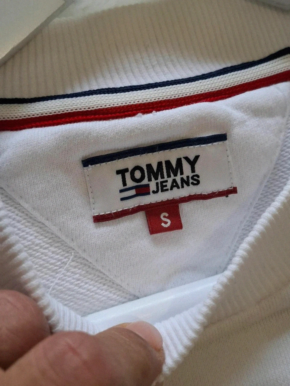Crop Top Sweat-shirt Brodé Blanc Tommy Jeans T.S (36) – Tommy Hilfiger – taille S / 36 / 8 5