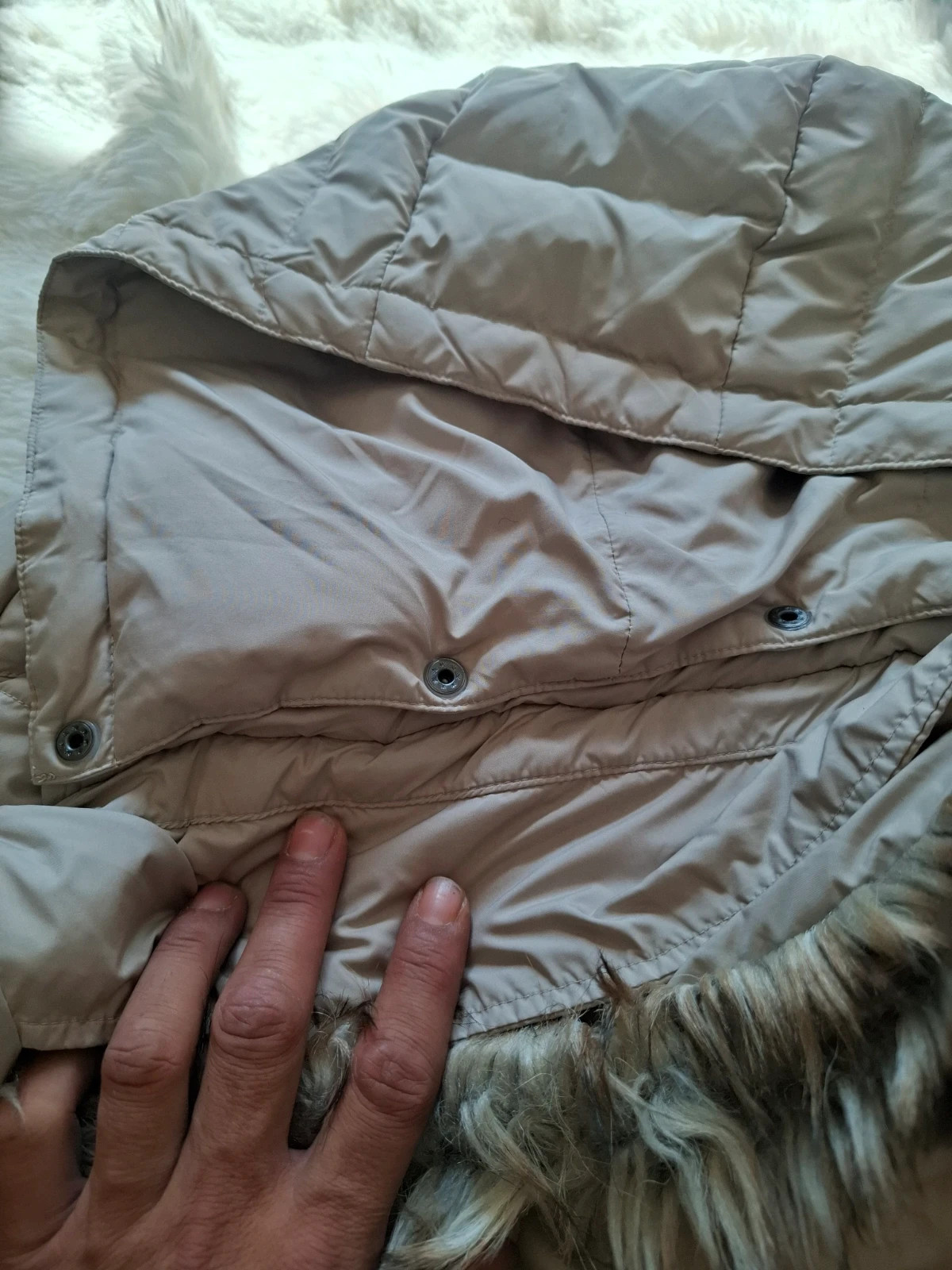 Doudoune Longue Beige à Capuche Fausses Fourrure Caroll Paris T.M / S-M – Caroll – taille M / 38 / 10 4
