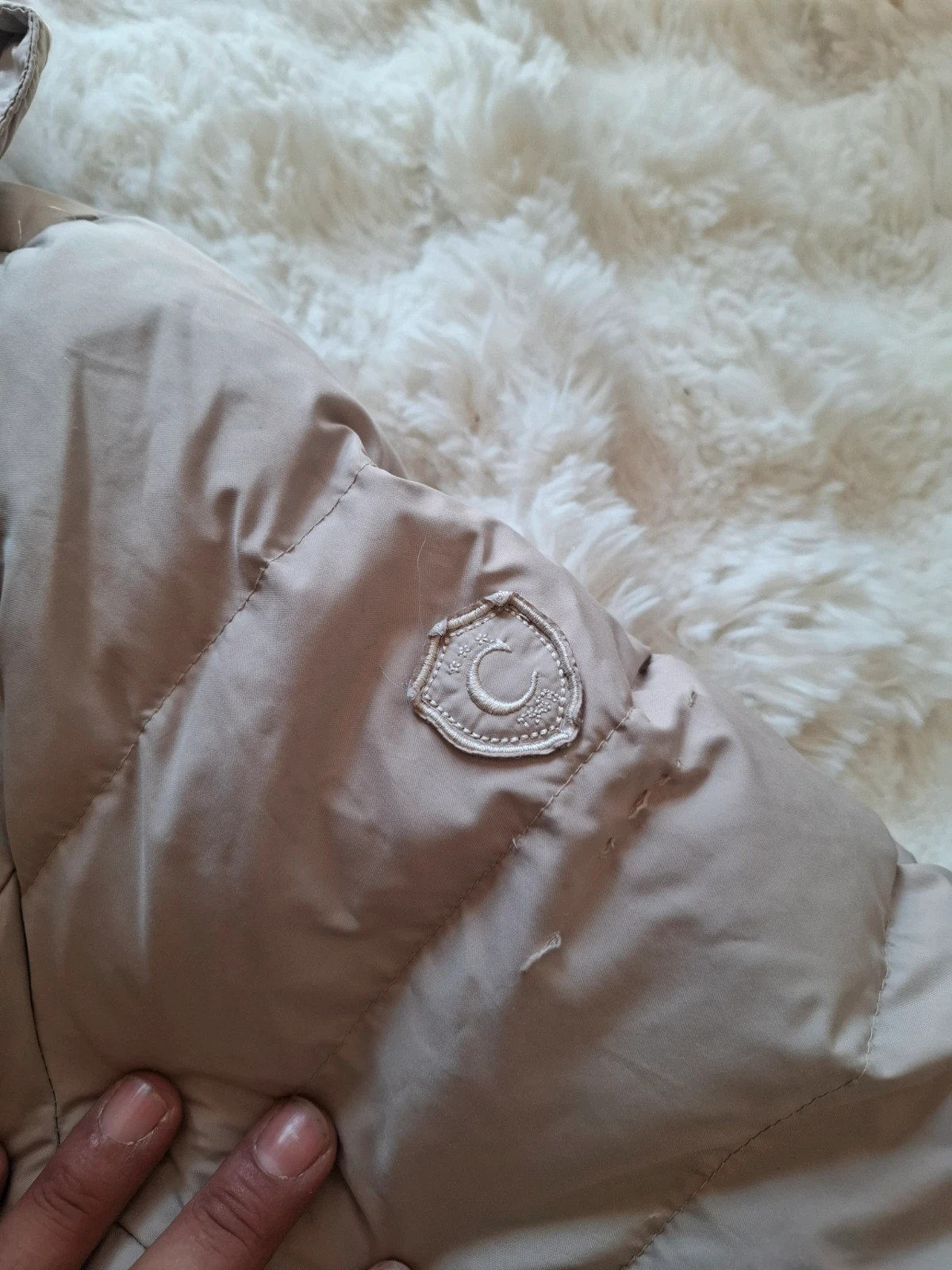 Doudoune Longue Beige à Capuche Fausses Fourrure Caroll Paris T.M / S-M – Caroll – taille M / 38 / 10 5