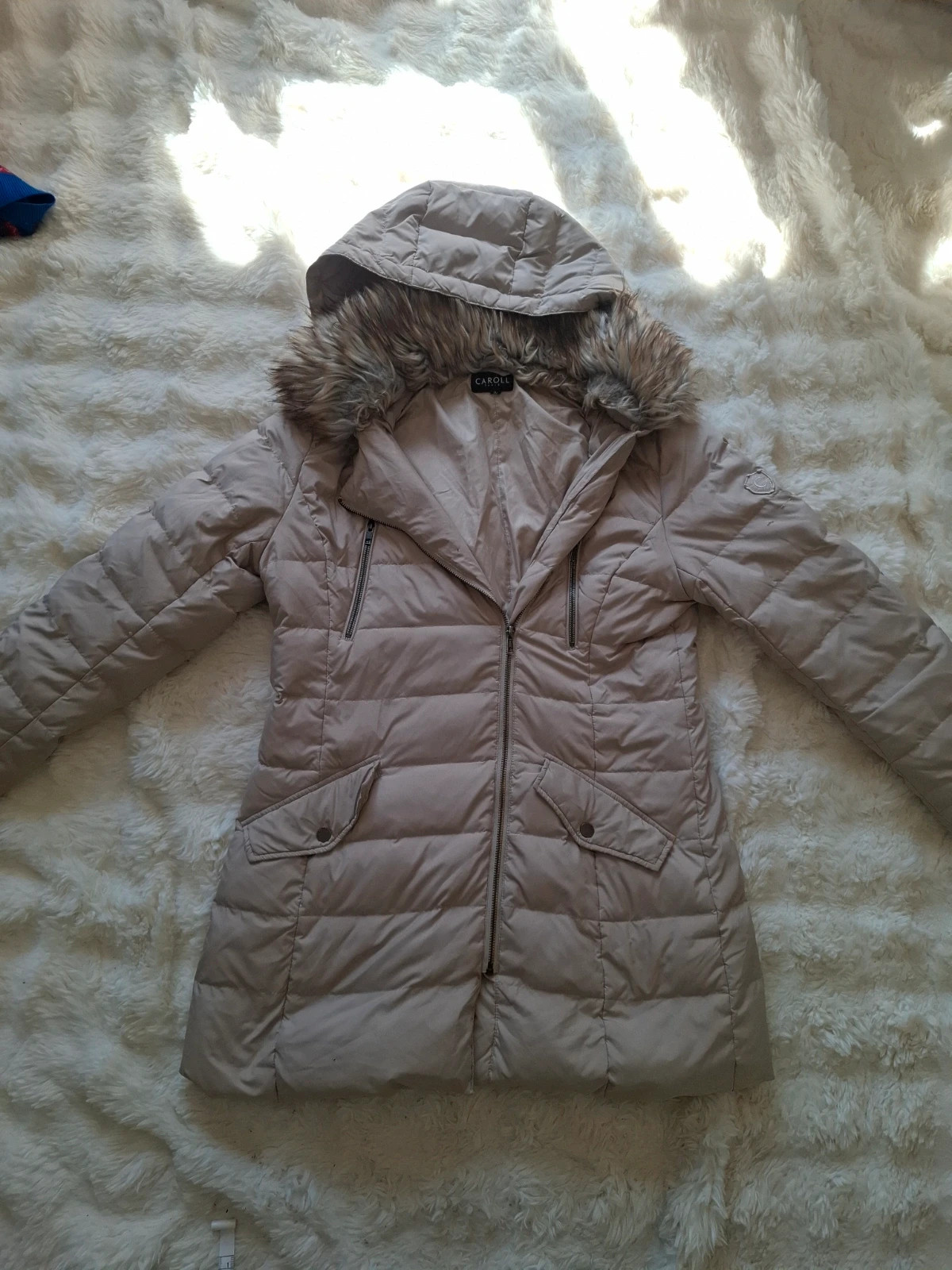 Doudoune Longue Beige à Capuche Fausses Fourrure Caroll Paris T.M / S-M – Caroll – taille M / 38 / 10 2