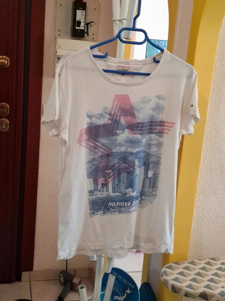 T-shirt Blanc Imprimé Hilfiger Denim - Skyline & Étoile - Manches courtes - Taille S – Tommy Hilfiger – taille S 2
