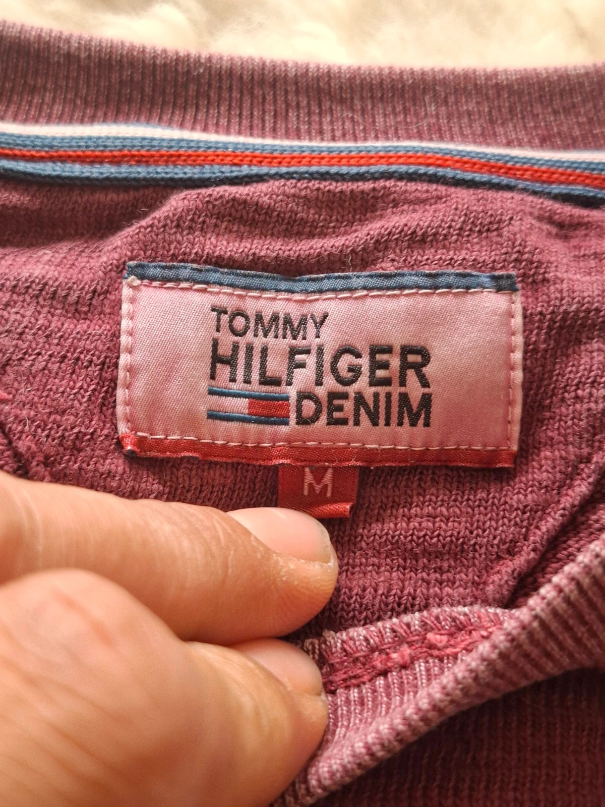 Pull / Pull-over Effet Délavé Tommy Hilfiger Denim Bordeaux T.M / M – Tommy Hilfiger – taille M 4