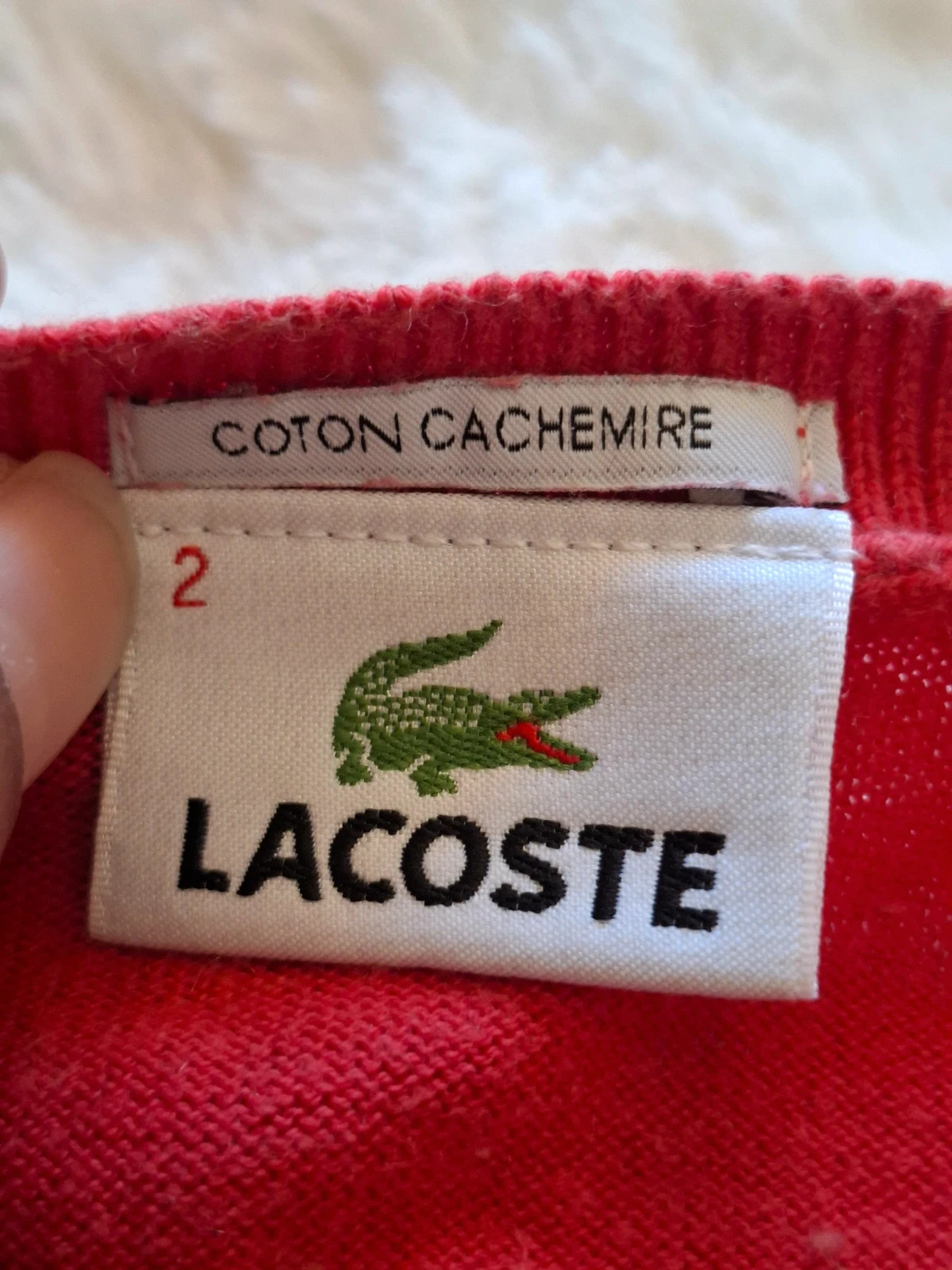 Pull léger Lacoste Rouge Col V Coton Cachemire T.2 / S-M – Lacoste – taille S 3