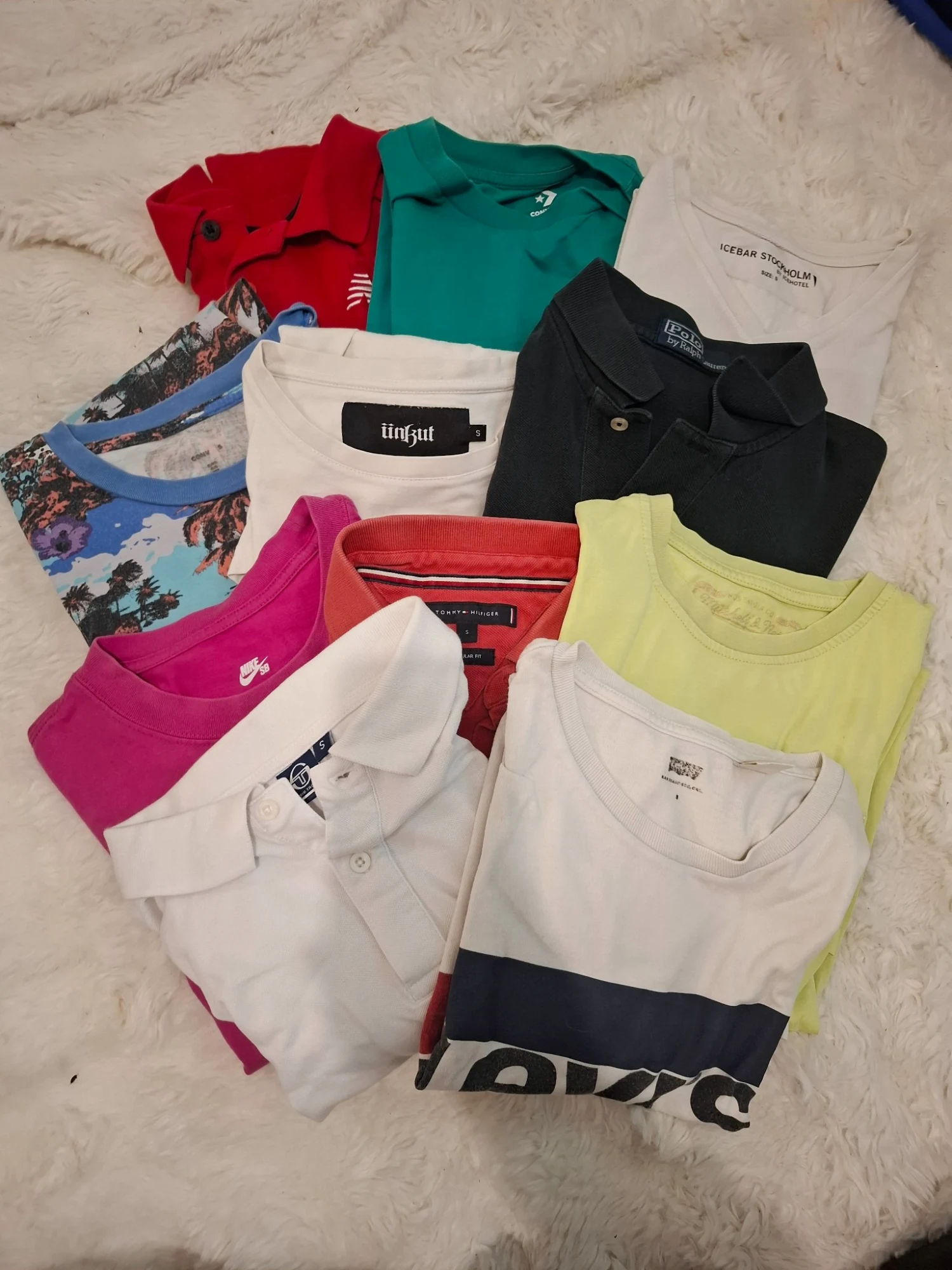 Lot de T-shirts et Polos Multicolores