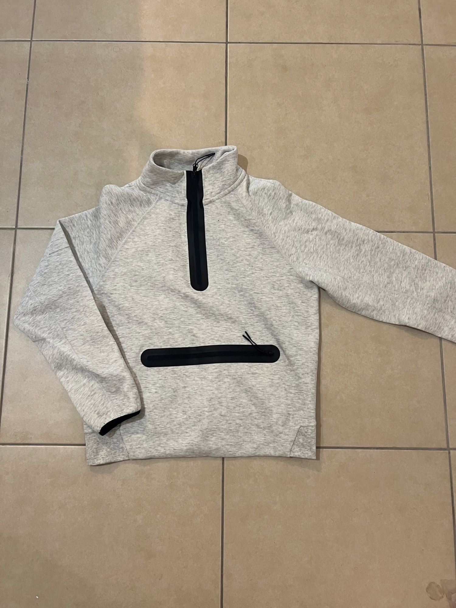 Pull Nike tech kangourou – Nike – taille M