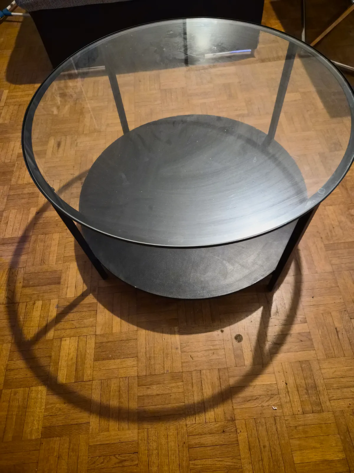 Table basse ronde en verre et métal noir – Maison du monde 3