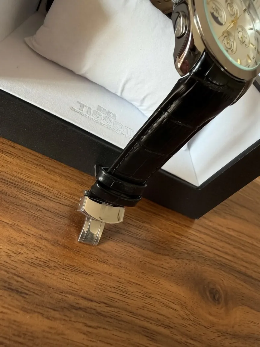 Tissot 1853 Chronographe 6