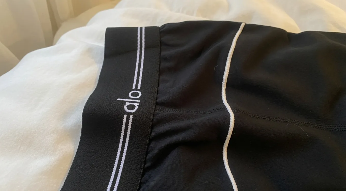 Pantalon de sport noir Alo Yoga 4