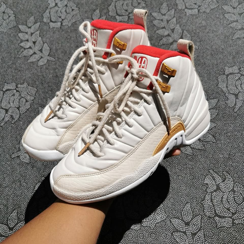 Jordan 12 Retro Weiß Gold Rot 4