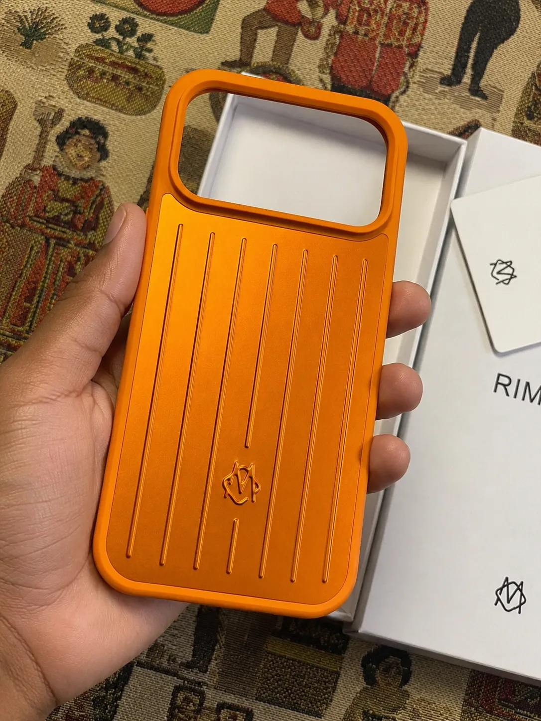 Coque RIMOWA orange iphone 17 2