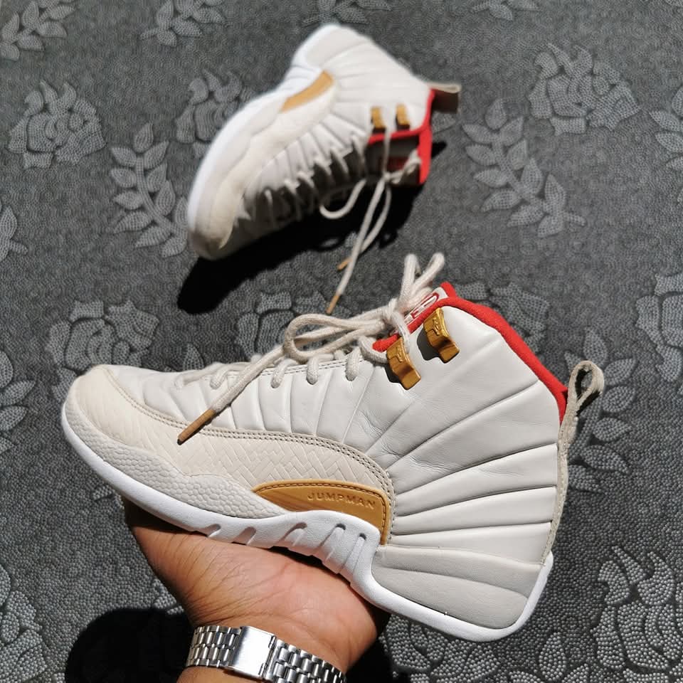 Jordan 12 Retro Weiß Gold Rot 3