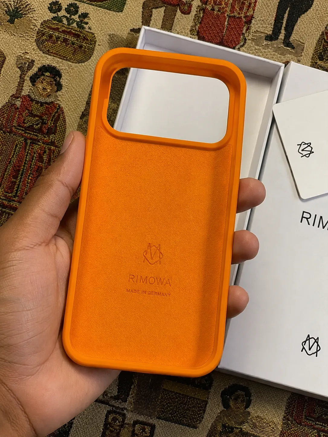 Coque RIMOWA orange iphone 17