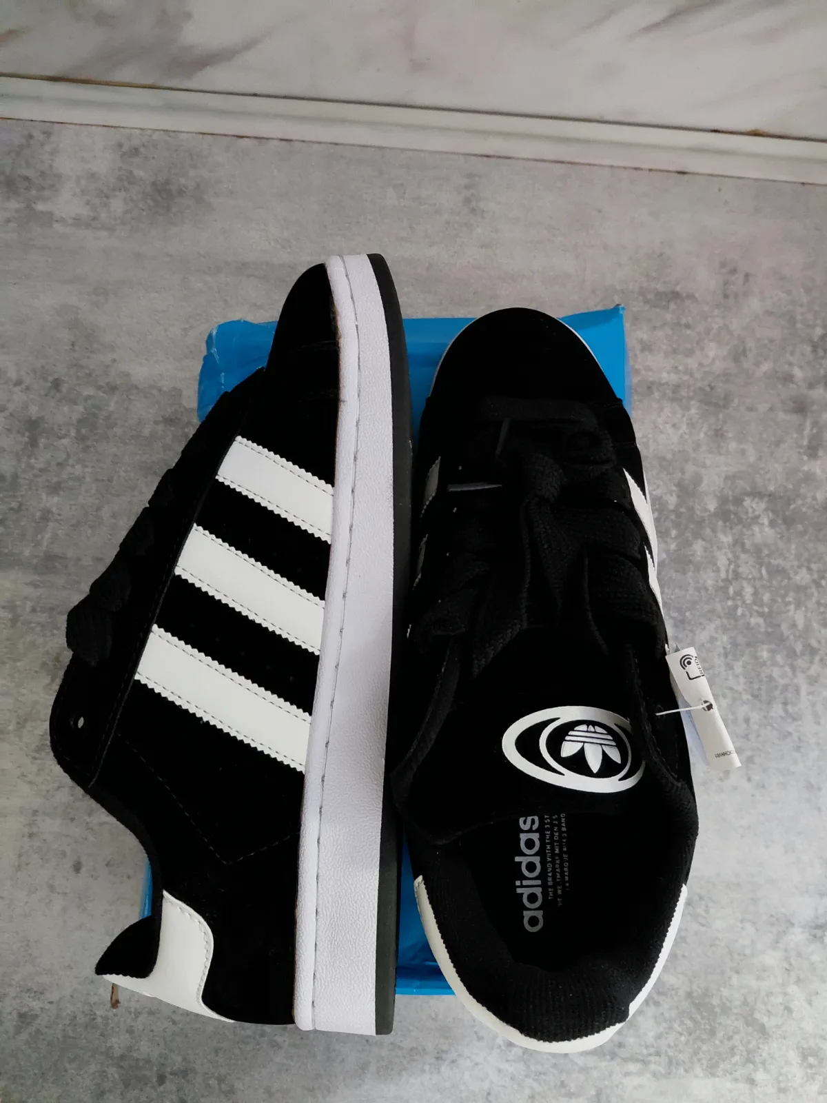 Adidas Campus Noir & Blanc - Taille 42 - Neuves avec étiquette – Adidas – taille EU 42 2