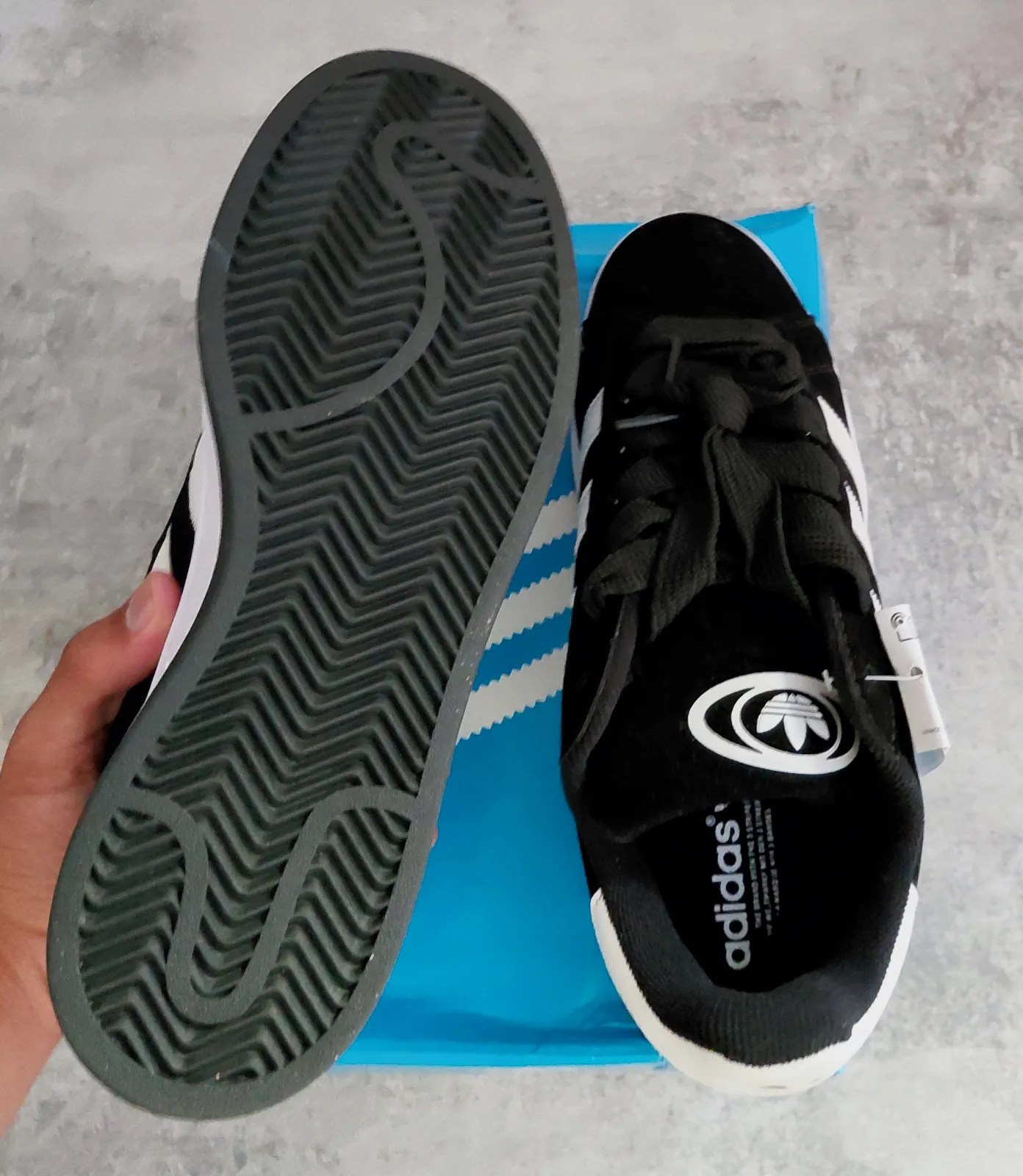 Adidas Campus Noir & Blanc - Taille 42 - Neuves avec étiquette – Adidas – taille EU 42 3