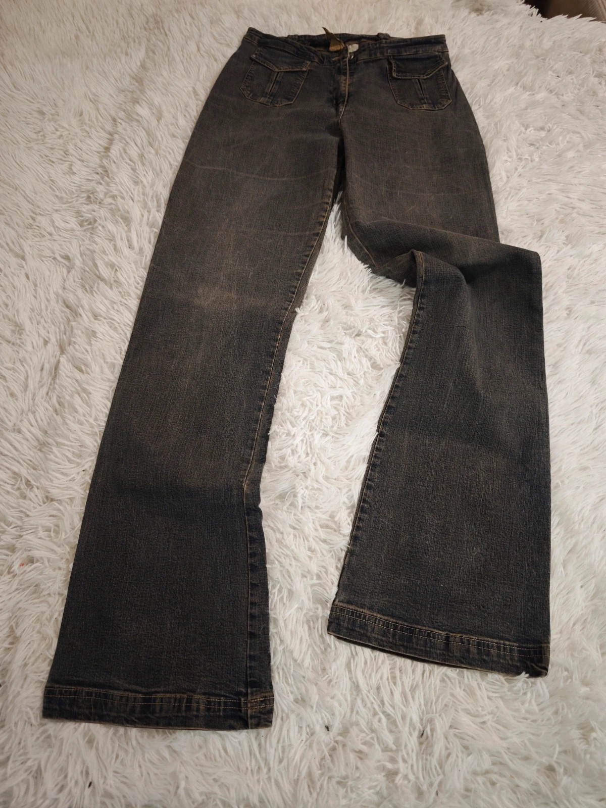 Jean vintage rétro gris-bleu délavé – Coupe légèrement évasée – Poches à rabat