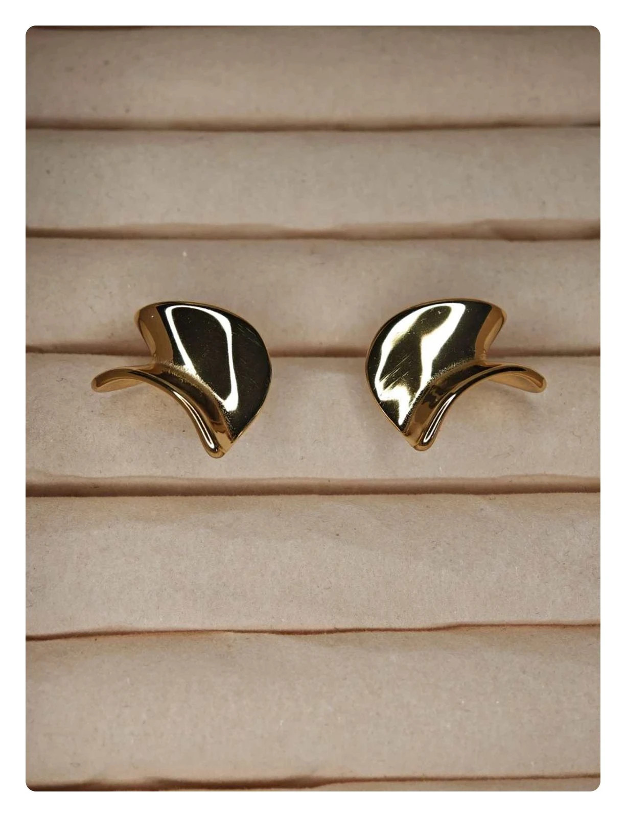 Boucles d'oreilles acier inoxydable doré pétale sculpté waterproof chic femme 4