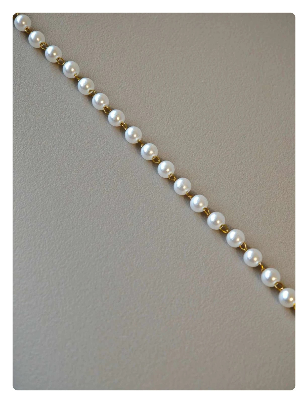 Bracelet chaîne en acier inoxydable doré et perles blanches - Syle Bohème 2