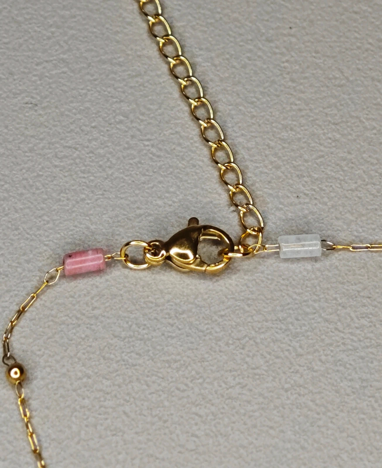 Collier acier inoxydable doré pendentif Coquillage & perles pastels 4