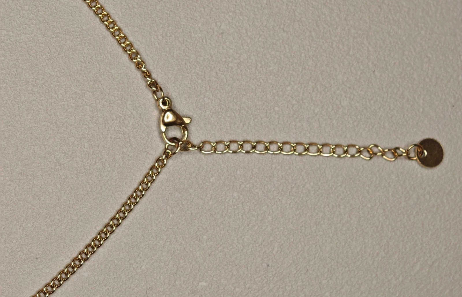 Collier acier doré papillons paillettes et strass brillants 4