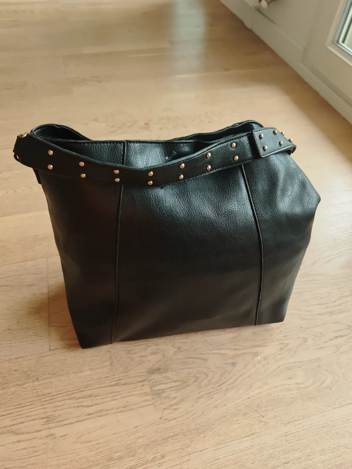 Sac cabas Mango noir – chaîne & clous dorés – Mango – taille Taille unique 8